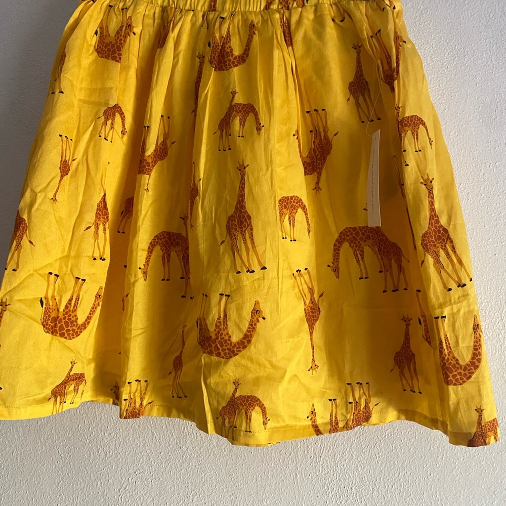 Modcloth Sunny Giraffe Skater Skirt- elastic waist- with pockets!
